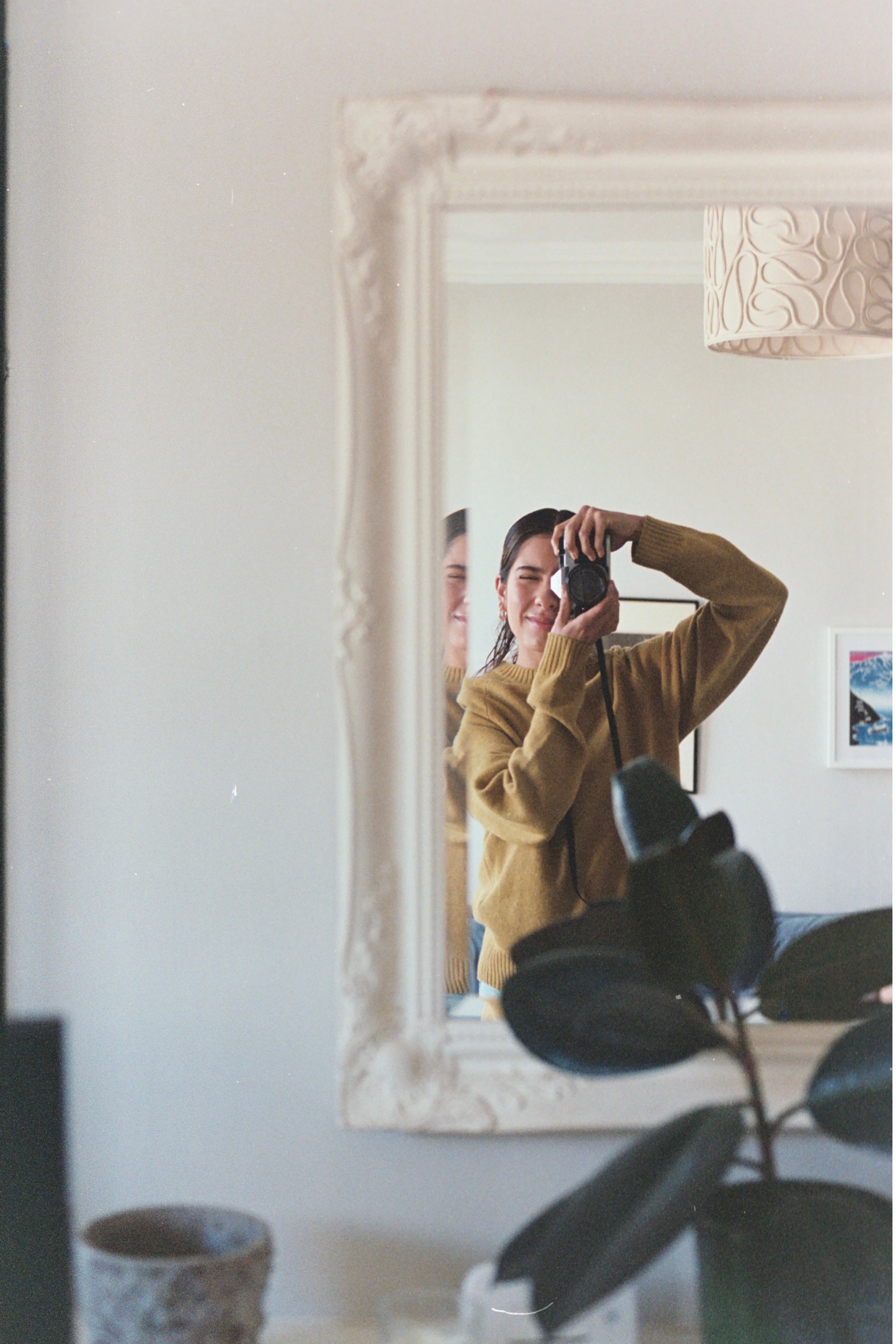Photo of Paula Andrea Rojas Guerrero taking a picture